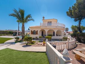 4 slaapkamers Villa te koop in Torrevieja