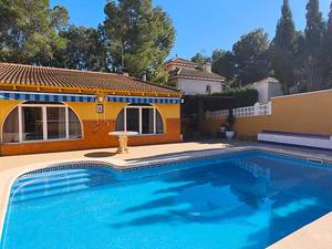 2 bedroom Villa for sale in Torrevieja