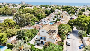5 bedroom Villa for sale in La Zenia