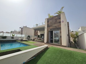 5 slaapkamers Villa te koop in Villamartin