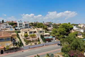 7 slaapkamers Villa te koop in Torrevieja