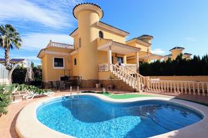 3 bedroom Villa for sale in Villamartin