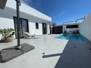 3 slaapkamers Villa te koop in Roldan