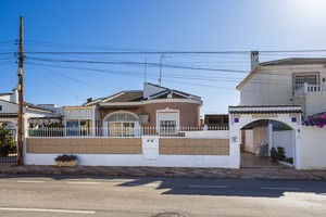 3 bedroom Villa for sale in Torrevieja