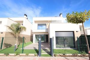 3 bedroom Villa for sale in Los Alcazares