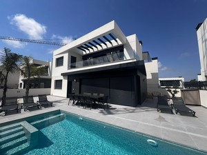 5 bedroom Villa for sale in Algorfa