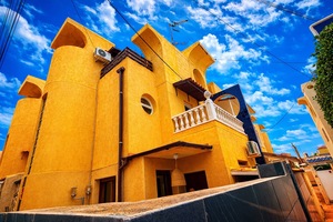 2 bedroom Townhouse for sale in Torrevieja