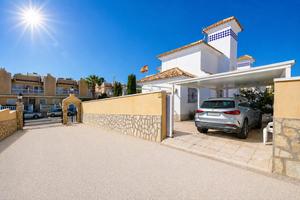 4 slaapkamers Geschakelde woning te koop in Orihuela Costa
