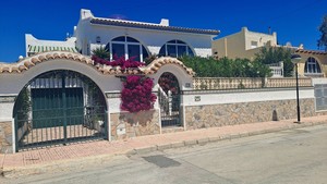 3 bedroom Villa for sale in San Miguel de Salinas