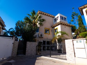 4 bedroom Villa for sale in Playa Flamenca