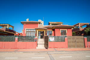 6 bedroom Villa for sale in Algorfa