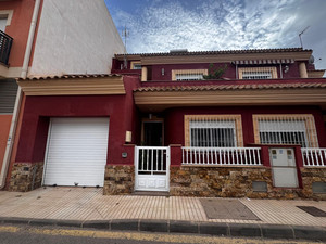 4 bedroom Villa for sale in Los Alcazares