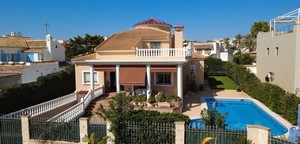 5 bedroom Villa for sale in Torrevieja