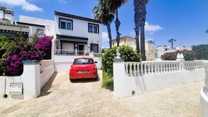4 slaapkamers Geschakelde woning te koop in Los Dolses