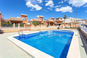 2 bedroom Villa for sale in Torrevieja