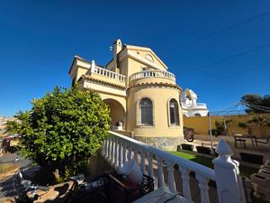 4 bedroom Villa for sale in Orihuela Costa