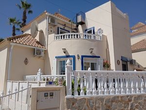 3 bedroom Villa for sale in Villamartin
