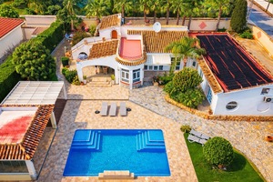 6 bedroom Villa for sale in Cabo Roig