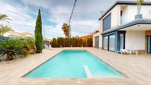 4 bedroom Villa for sale in Playa Honda