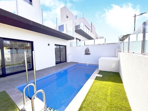 2 bedroom Villa for sale in Villamartin