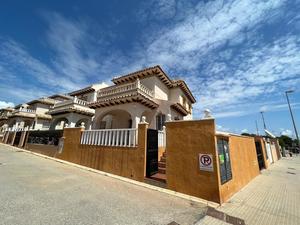 4 slaapkamers Geschakelde woning te koop in Orihuela Costa