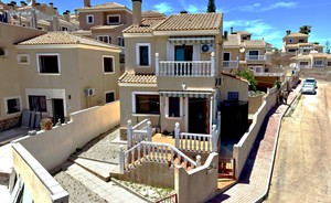 3 slaapkamers Villa te koop in Villamartin