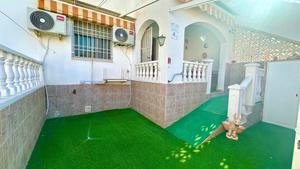 2 bedroom Villa for sale in Torrevieja