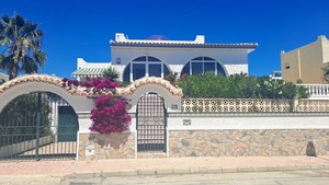 3 bedroom Villa for sale in San Miguel de Salinas