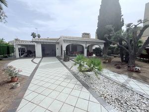 4 bedroom Villa for sale in Orihuela Costa