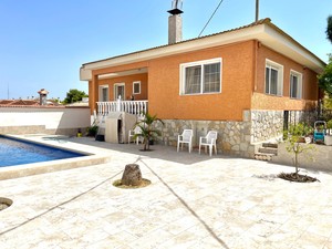 4 bedroom Villa for sale in Benijofar