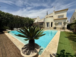 4 bedroom Villa for sale in Orihuela Costa