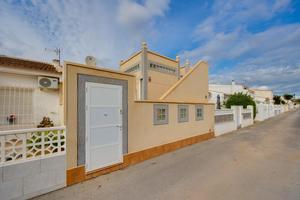 2 bedroom Townhouse for sale in Torrevieja