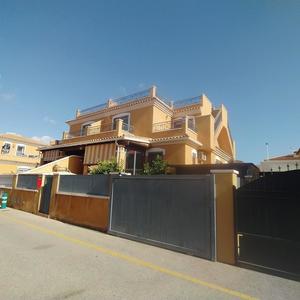 3 bedroom Villa for sale in Torrevieja