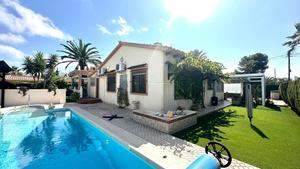 3 bedroom Villa for sale in Cabo Roig