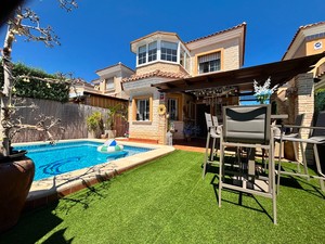 2 bedroom Villa for sale in El Raso