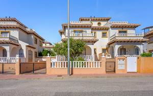 2 slaapkamers Geschakelde woning te koop in Cabo Roig