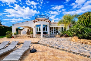 6 bedroom Villa for sale in Cabo Roig