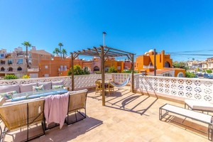 5 slaapkamers Geschakelde woning te koop in Torrevieja