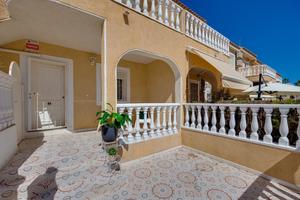 2 bedroom Villa for sale in Torrevieja