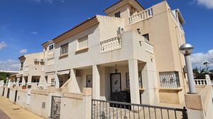 2 bedroom Villa for sale in Torrevieja