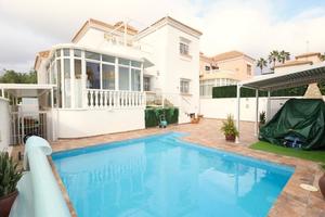 4 bedroom Villa for sale in San Miguel de Salinas