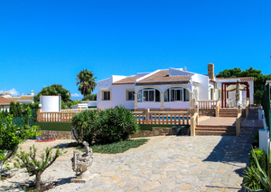 Casa de 4 dormitorios en venta en Javea
