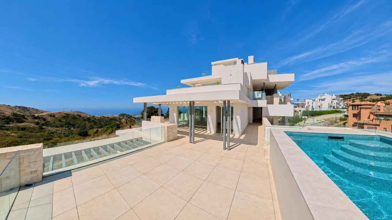 4 bedroom Apartment for sale in Ojen