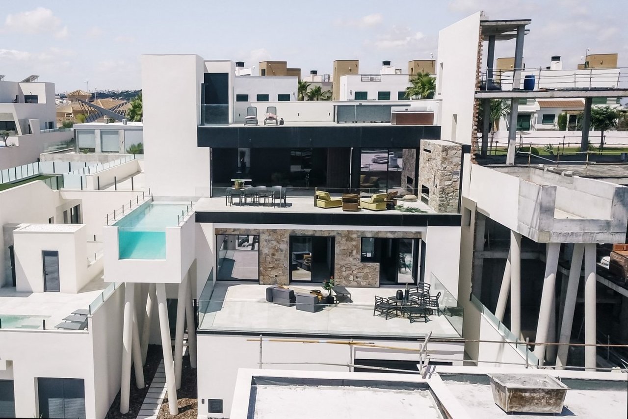 4 bedroom Villa for sale in Rojales