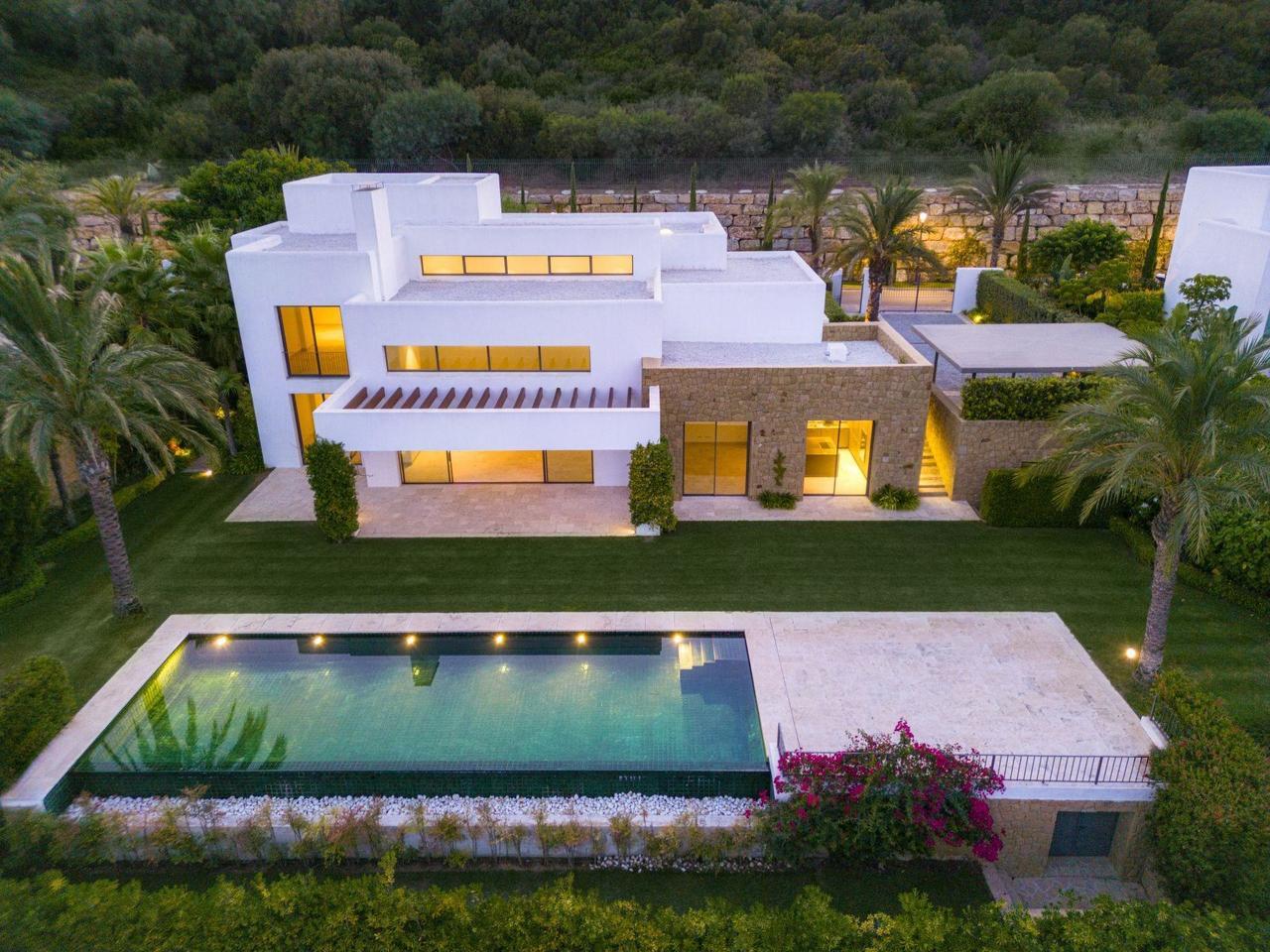 5 bedroom Villa for sale in Casares