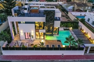 3 bedroom Villa for sale in Torrevieja