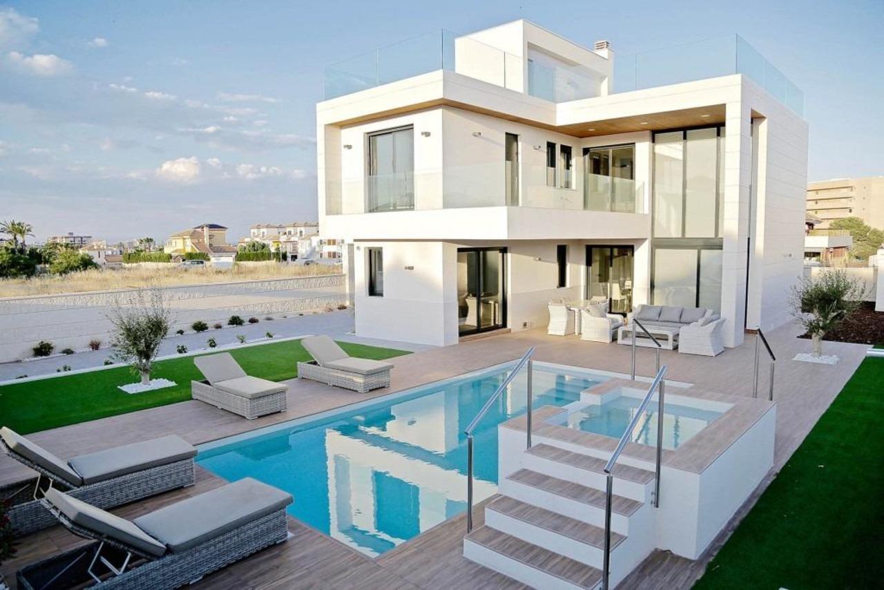 3 bedroom Villa for sale in Orihuela Costa