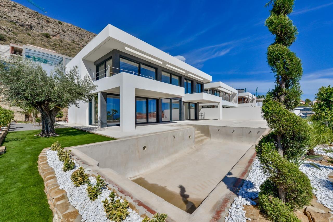 8 bedroom Villa for sale in Finestrat