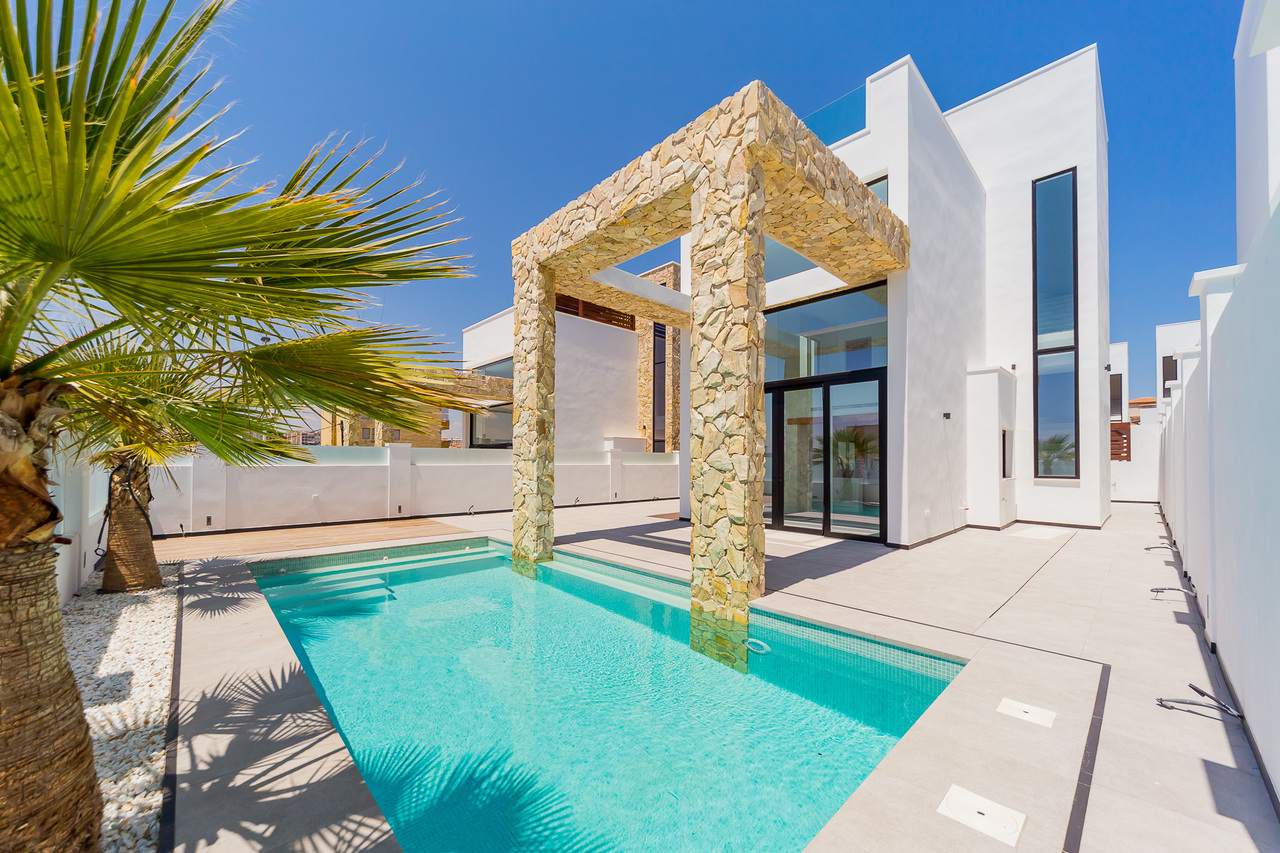4 bedroom Villa te koop in Torrevieja