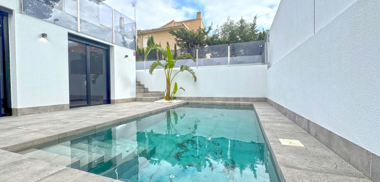 4 bedroom Villa te koop in Torrevieja